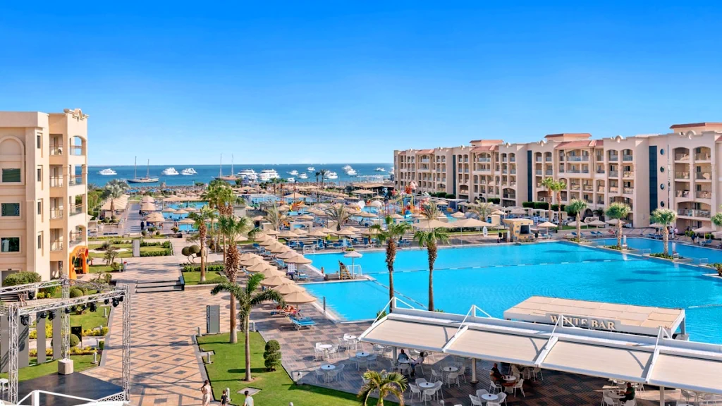 الفندق الباتروس وايت بيتش ريزورت - الغردقة